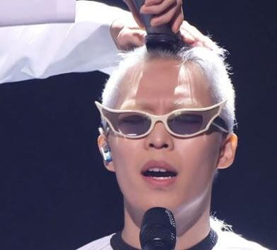 이찬혁 삭발 퍼포먼스