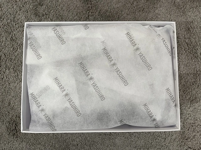 메종 미하라 야스히로 웨인 박스 개봉 후