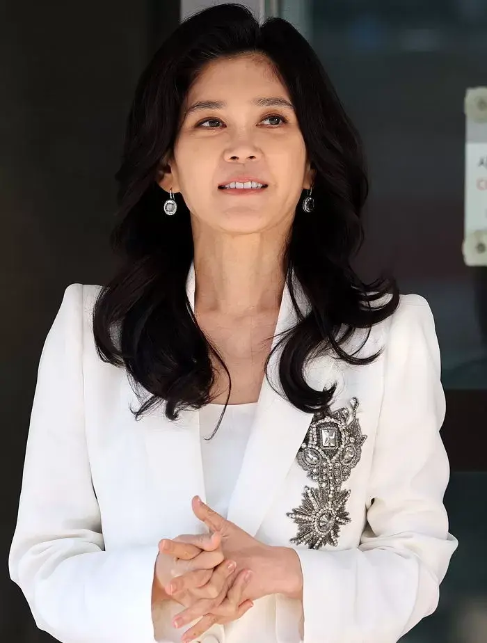 이부진 패션 완벽 분석! 2025년 주총룩과 역대 주주총회 스타일 비교