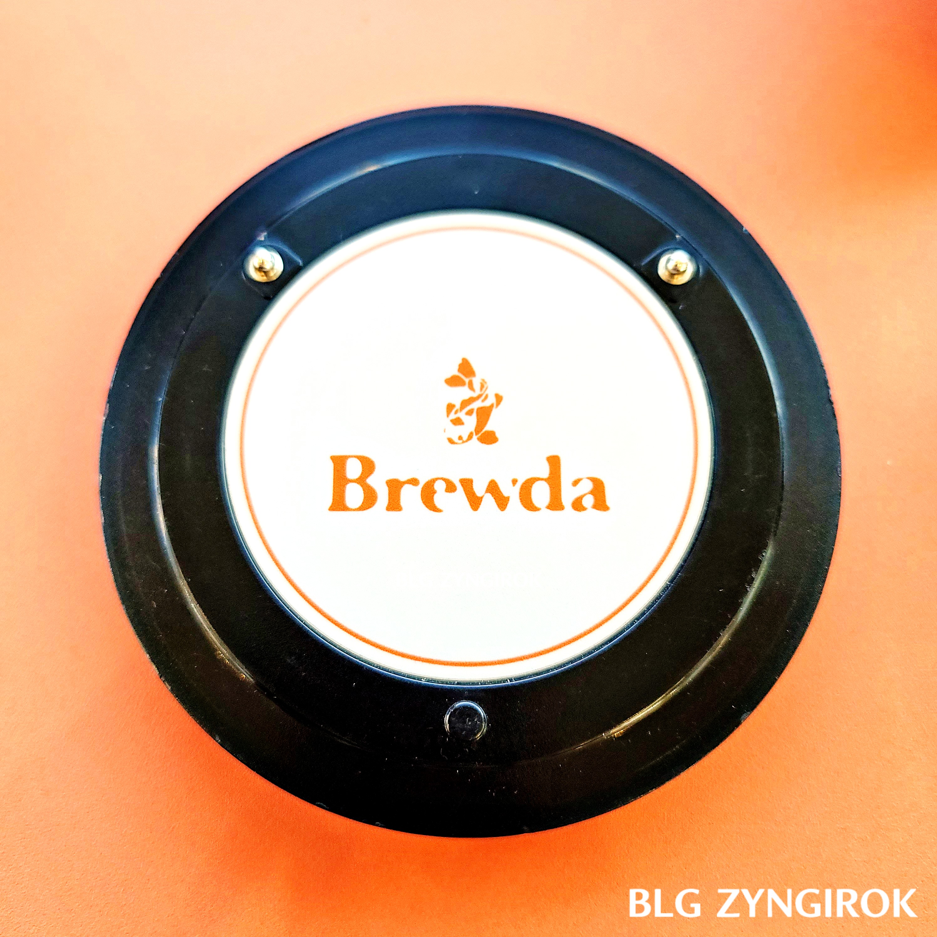 브루다 카페 - 진동벨 모습이다.