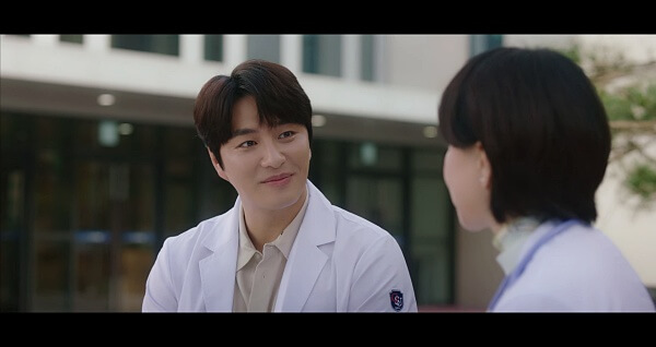 정숙을-바라보는-로이