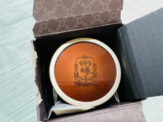 박스 안의 병 사진