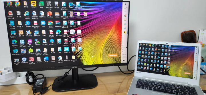 알파스캔 27인치 AOC 모니터 조립. 듀얼 디스플레이 설정