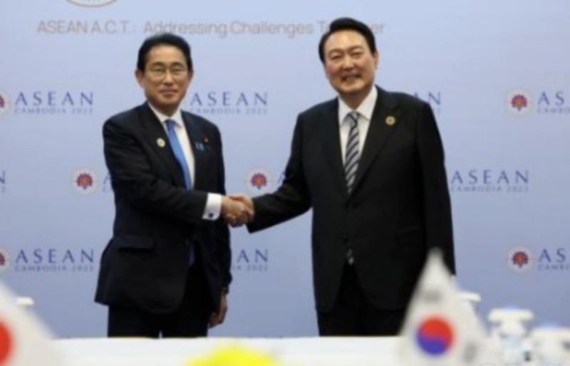 셔틀외교(shuttle diplomacy) 뜻