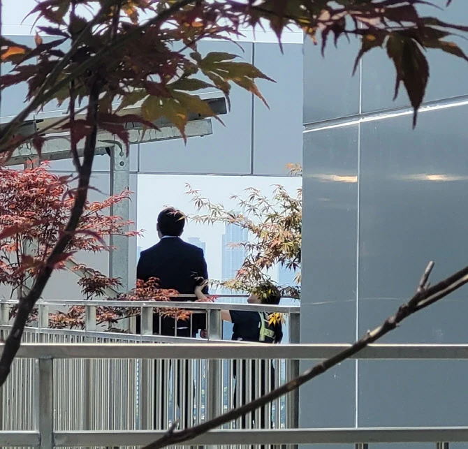 극적인 구조, 아내를 잃고 투신 시도한 남성의 이야기