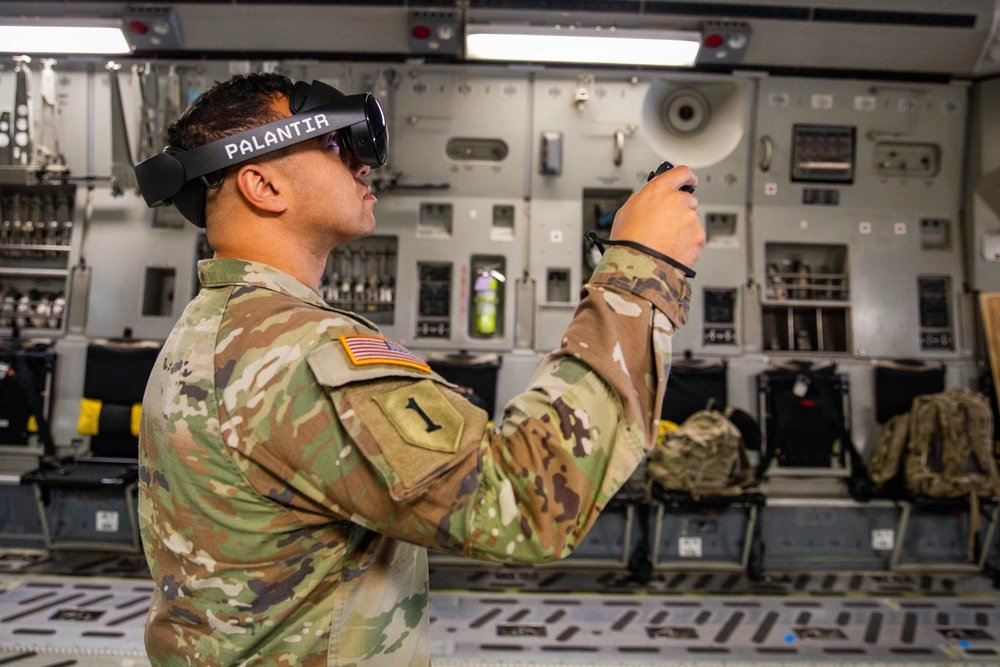 팔란티어, 분기 매출 첫 10억 달러 돌파