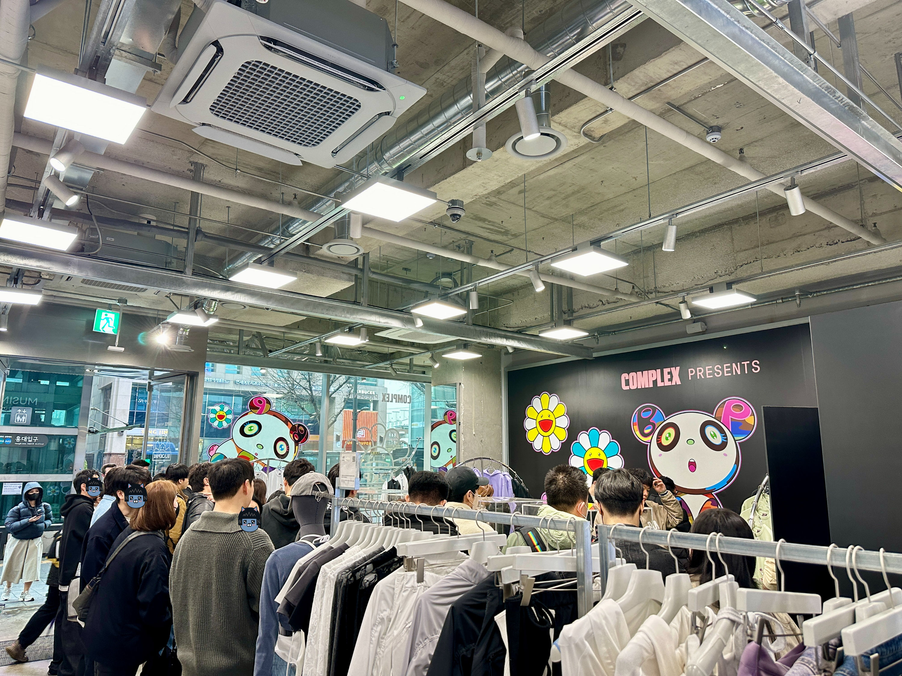 무신사 홍대점 블랙핑크