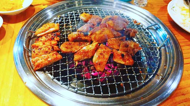 백반기행 박은영 편 숯불 닭갈비 닭목살 닭발 비빔 막국수 묵밥 관악 신림 맛집 소개