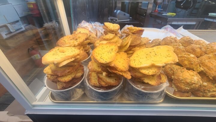 감동을-주는-사람들-마늘빵