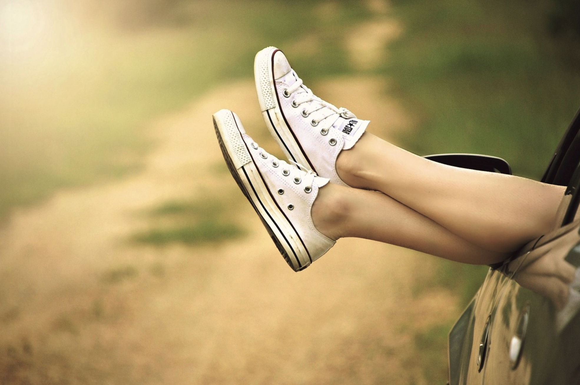 하얀 운동화 새 것처럼 세탁하는 방법