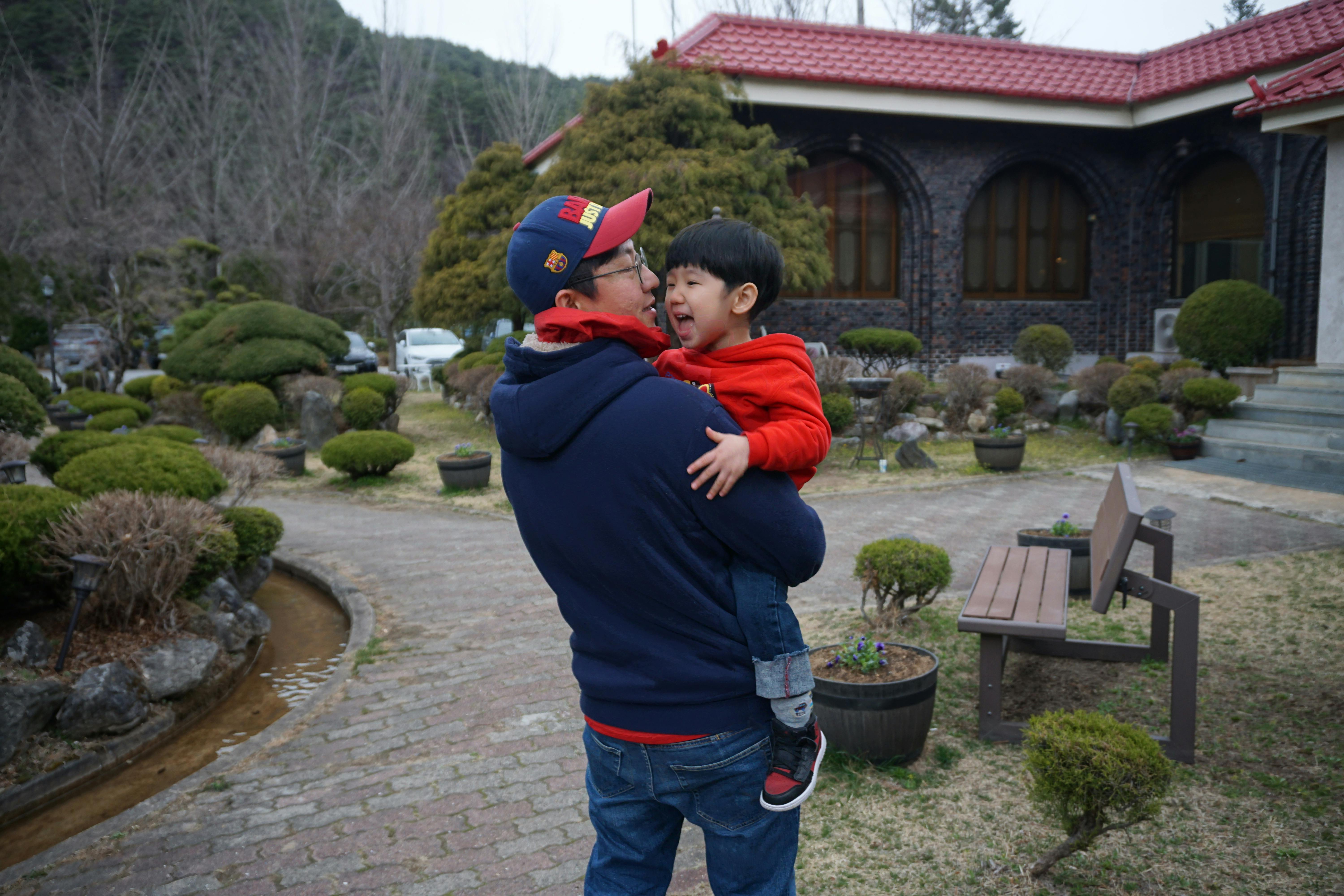 가족, 친구와의 갈등을 상징하는 이미지