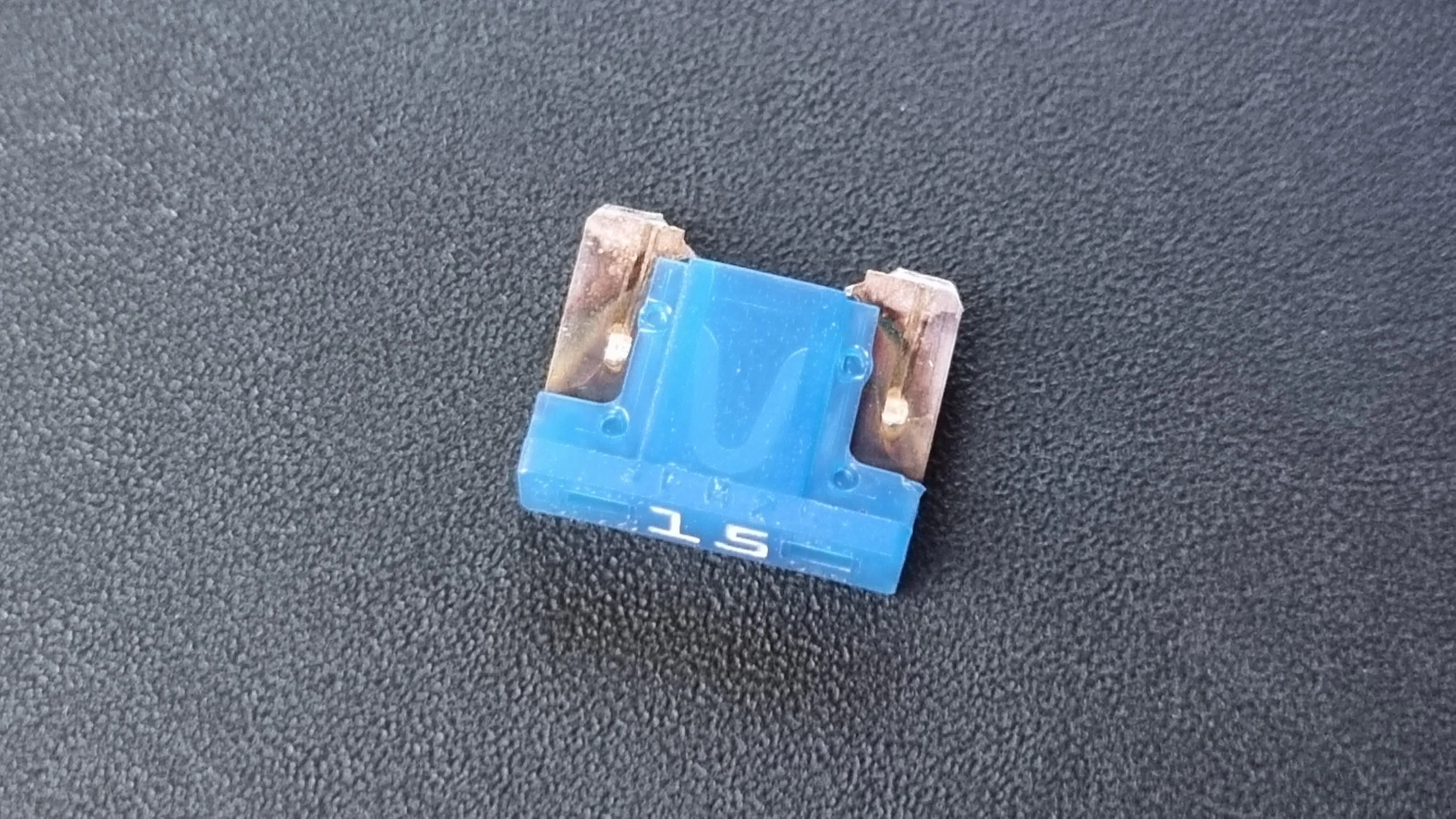 자동차 퓨즈 모습