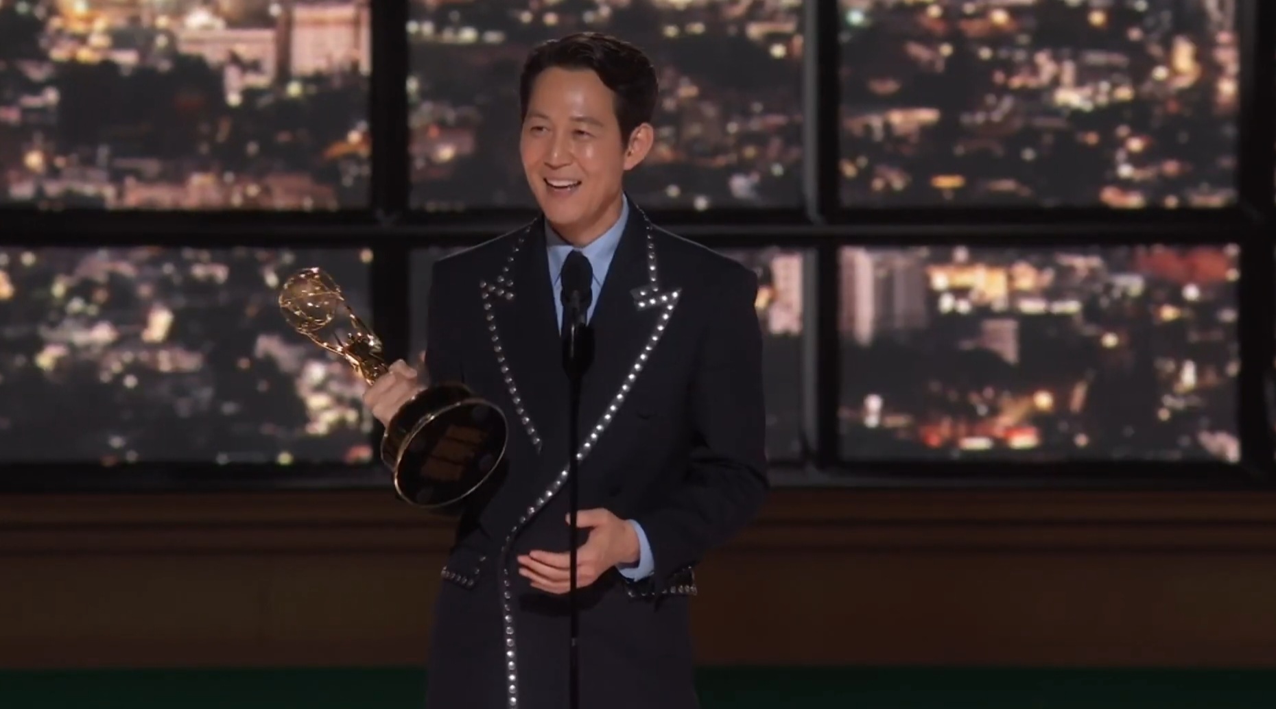 이정재-에미상-남우주연상-수상