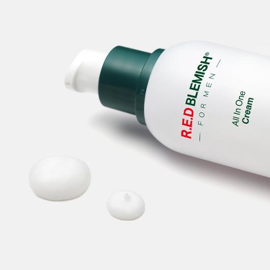 하얀 케이스에 초록색 뚜껑의 화장품