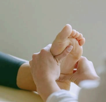 발등 통증 원인