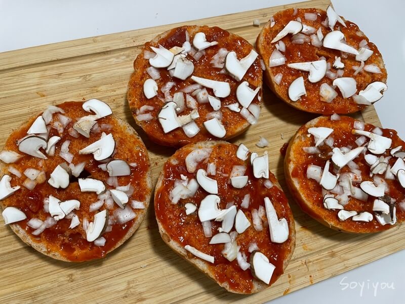 양파와-버섯-올리기