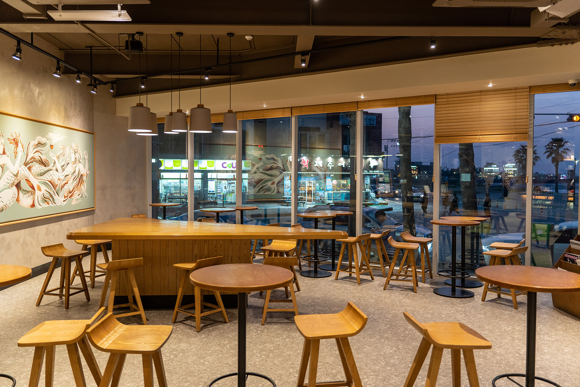 스타벅스 제주함덕점 1층