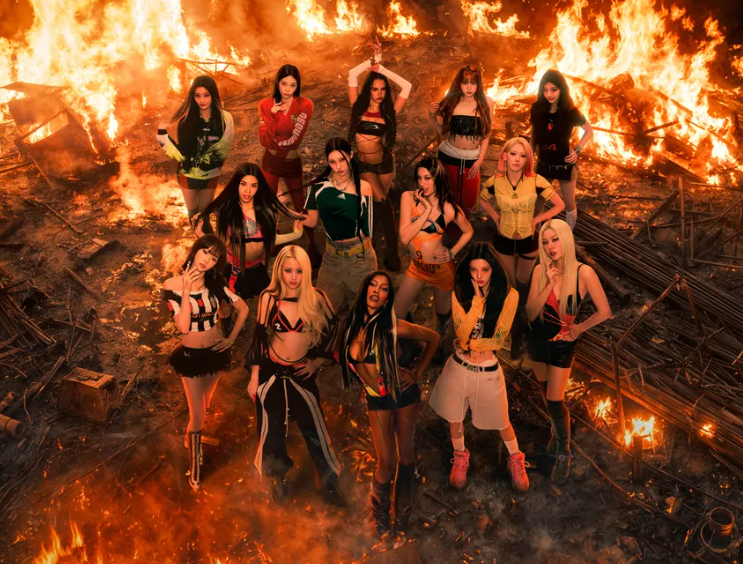 LE SSERAFIM (르세라핌) x ILLIT (아일릿) x KATSEYE (캣츠아이) ICONIC BY MISTAKE