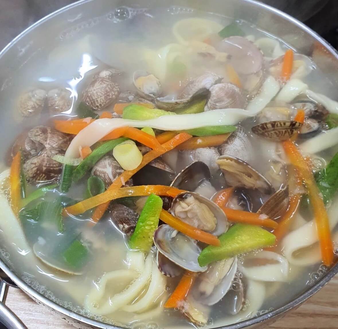 생방송투데이 맛의 승부사 인천 서구 바지락 칼국수 바지락 손만두 맛집 대부도 바지락칼국수 본점 생방송투데이 3773회