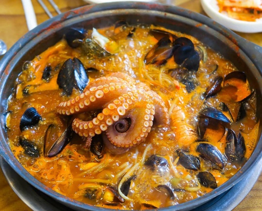 제주 우도 해산물집 '회양과국수군'