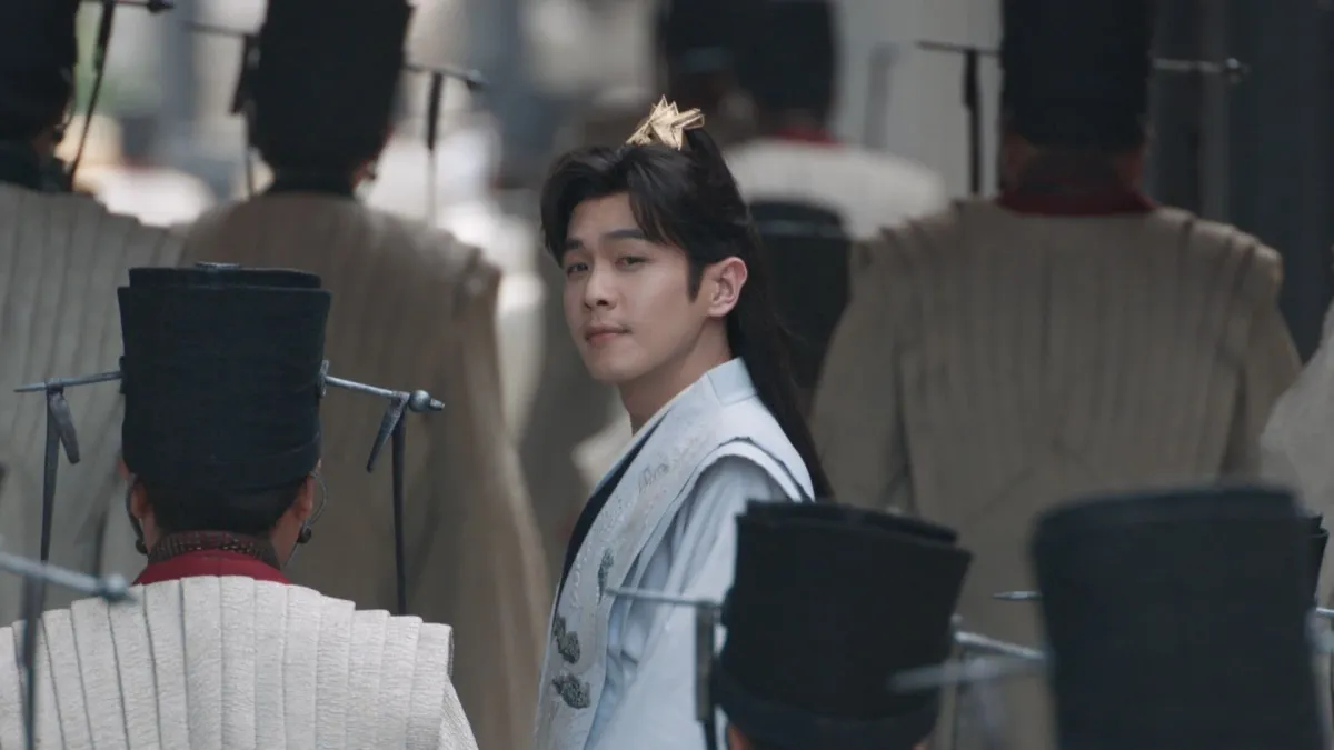 황궁으로-들어가는-범한-뒤돌아보고-있는-모습-경여년2