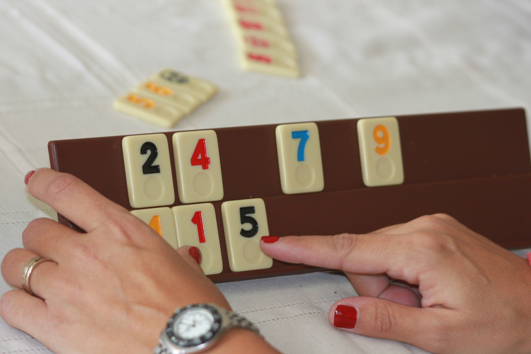 숫자 맞추기 하는 이미지