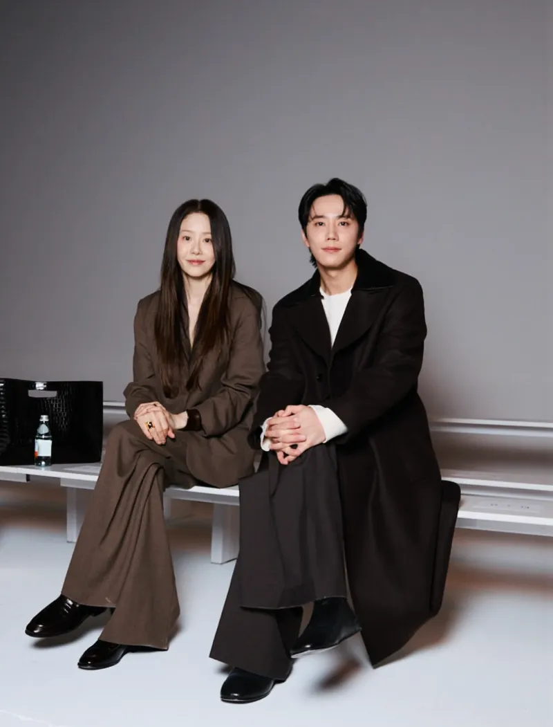 고현정 COS, 고현정 패션, 고현정 코트, 고현정 COS 패션, 2025 미니멀룩, COS 가을 코트, COS 와이드 팬츠, COS 공식몰 할인, COS 세일, COS 신상, COS 네이버 쇼핑, COS 퍼플코인 이벤트, MZ세대 인기 미니멀 브랜드, COS 꾸안꾸룩, COS 셀럽 패션, COS 직구, COS 특가