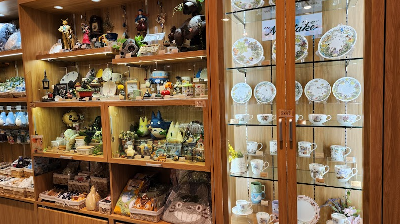 수원 AK백화점 지브리 굿즈샵 도토리숲 너무 재미있는 공간 사진 2