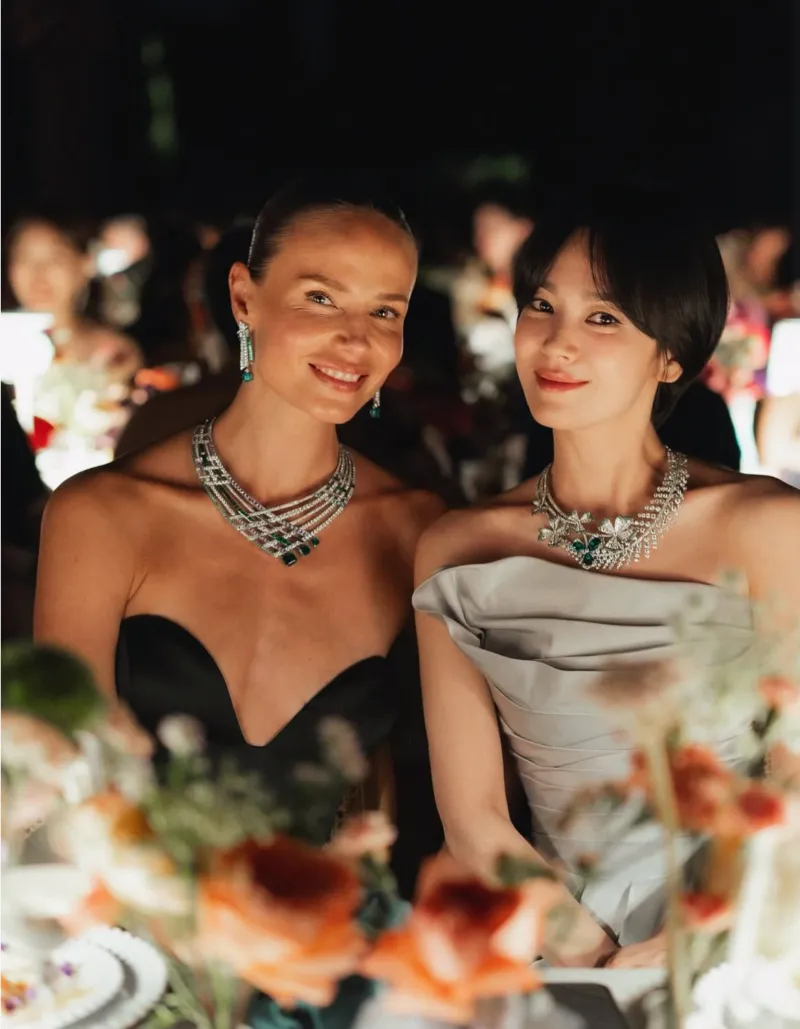 송혜교 쇼메, 송혜교 화보, 송혜교 보그, 송혜교 주얼리, 송혜교 목걸이, 쇼메, 쇼메 앰버서더, 쇼메 주얼리, 쇼메 목걸이, 비 마이 러브, 쇼메 비 마이 러브, 조세핀 컬렉션, 하이주얼리 브랜드, 프랑스 명품 주얼리, 쇼메 가격, 쇼메 예물, 명품 예물 추천, 쇼메 후기, 쇼메 실착, 셀럽 주얼리, 송혜교 착용, 쇼메 예약구매, 명품 주얼리 추천, 하이주얼리 착용컷, 비마이러브 실착, 쇼메 조세핀