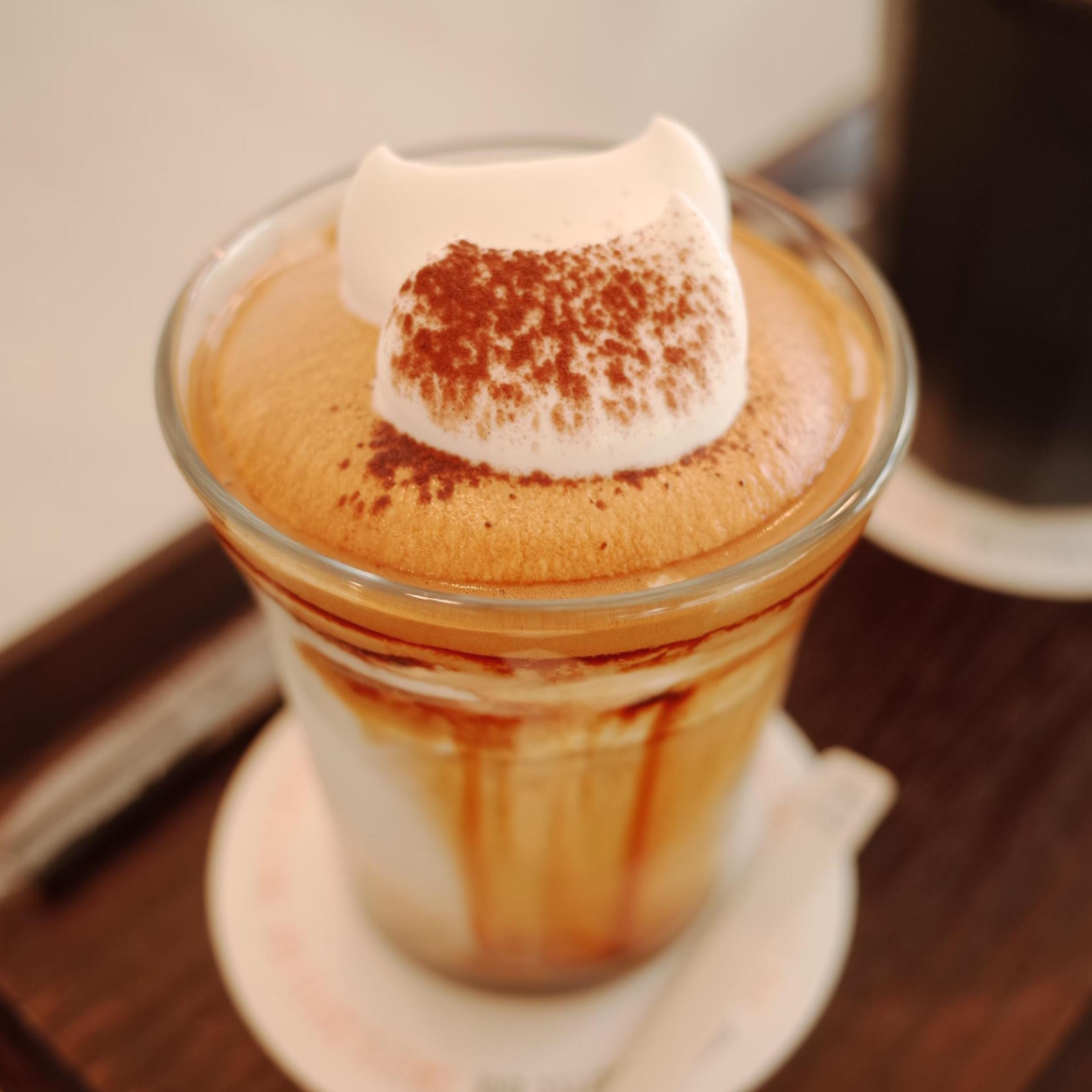 스위츠커치바_시그니처메뉴인_크림라떼