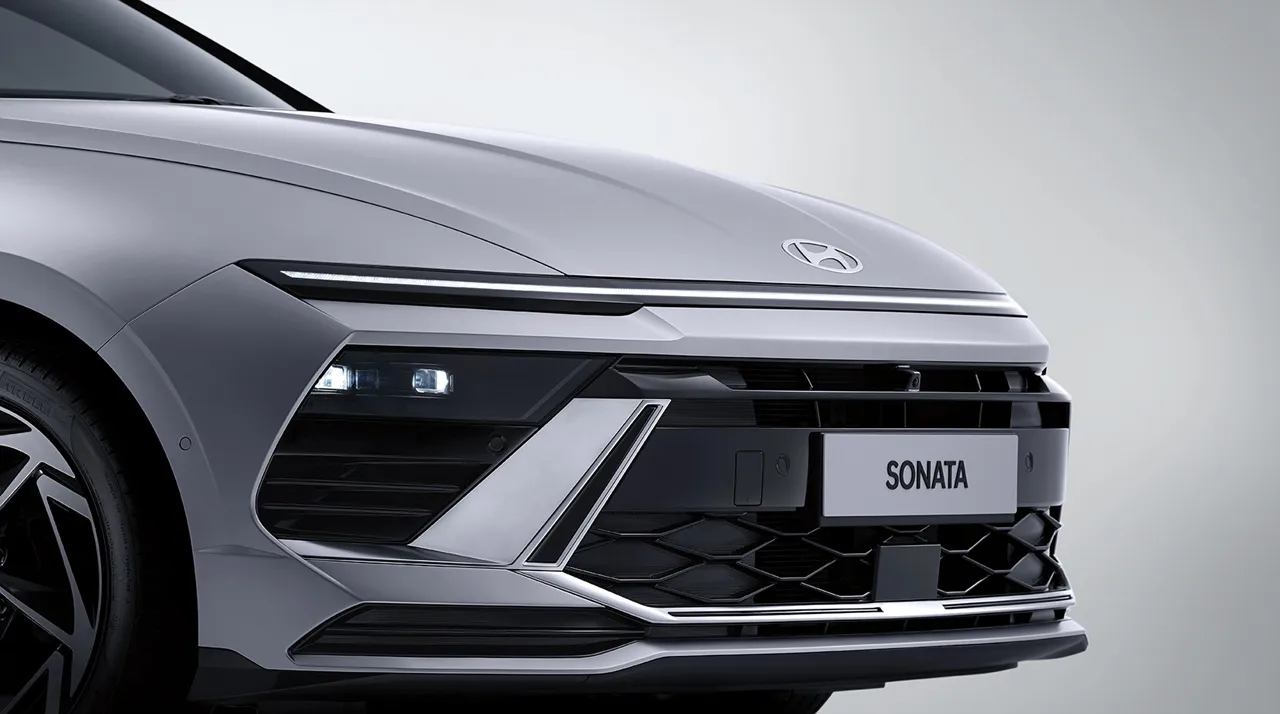 중형 세단 이미지