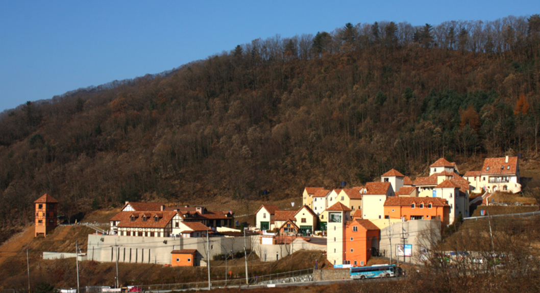 가평 북한강변 드라이브, 쁘띠프랑스