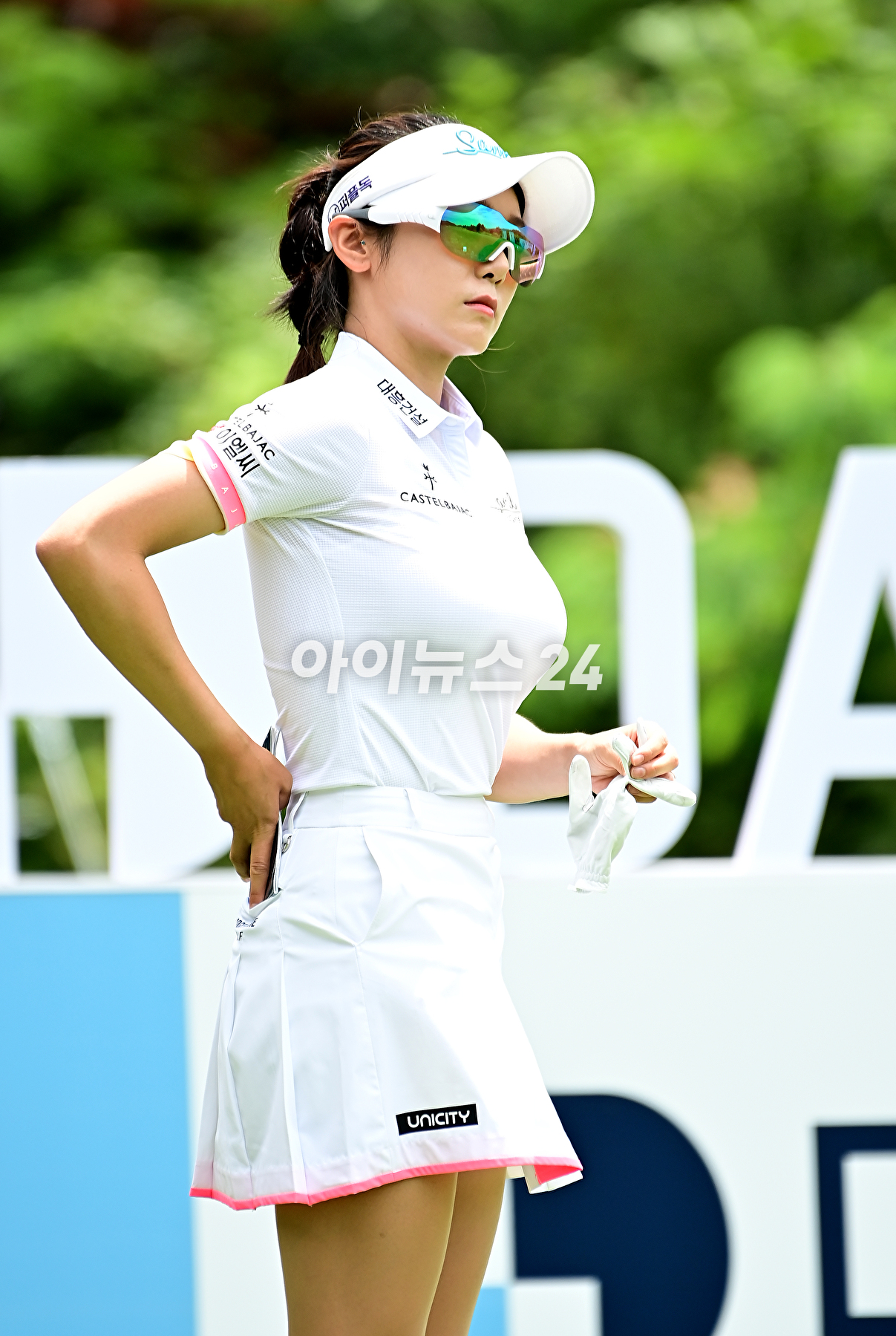 안소현이 7일 경기도 포천에 위치한 대유몽베르 컨트리클럽(파72ㅣ6,590야드)에서 '대유위니아 MBN여자오픈'(총상금 10억 원, 우승상금 1억 8,000만 원) 1라운드에서 티샷을 하고 있다. [사진=곽영래 기자]