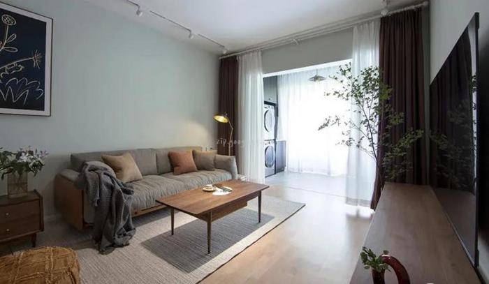 옆에서-본-거실과-베란다