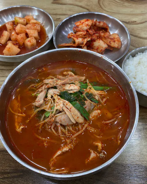 생생정보 고수의 부엌 초계비빔국수 음식점 위치