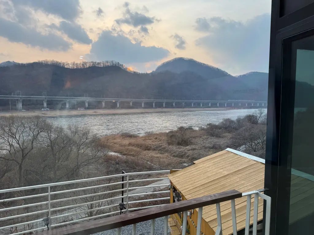 수도권-한적한-숙소-춘천-강촌