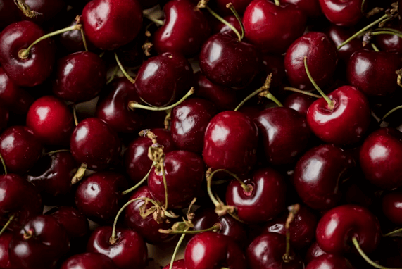 숙면 &건강 꿀팁: 밤에 먹으면 좋은 음식 6가지