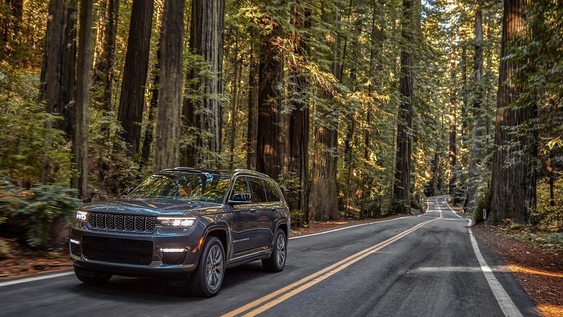 지프 그랜드 체로키 L 5세대 모델 주행사진 출처 다음자동차