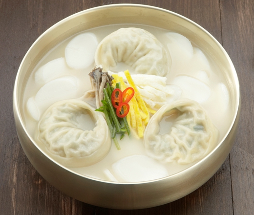 한국의 분식 떡만두국