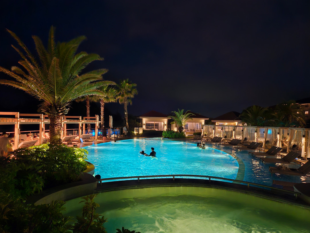 신라호텔 야간 수영