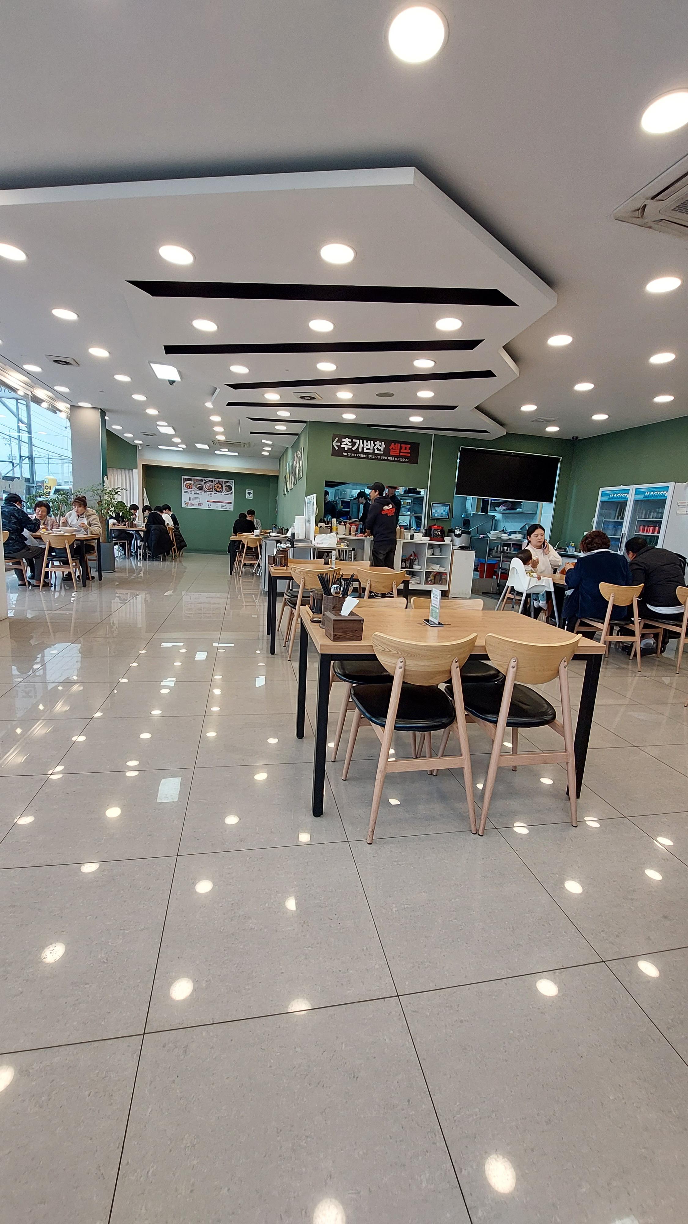 직산 불꼬막 짬뽕 매장 실내