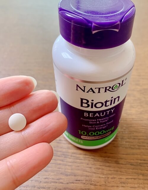 정제와 케이스 사진