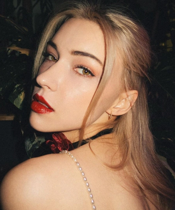 스테파니 미초바 프로필 나이 국적 학력 모델 경력 인스타