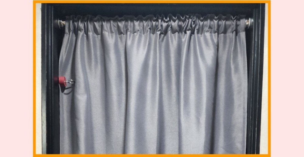 현관문-설치-커튼