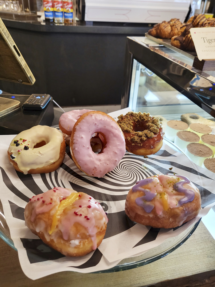 오키나와 지바고 커피 도넛