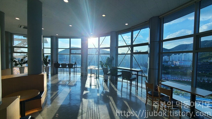 여수-스카이타워-전망대-분위기-2