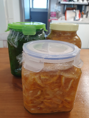 유자차 병에 담긴 모습