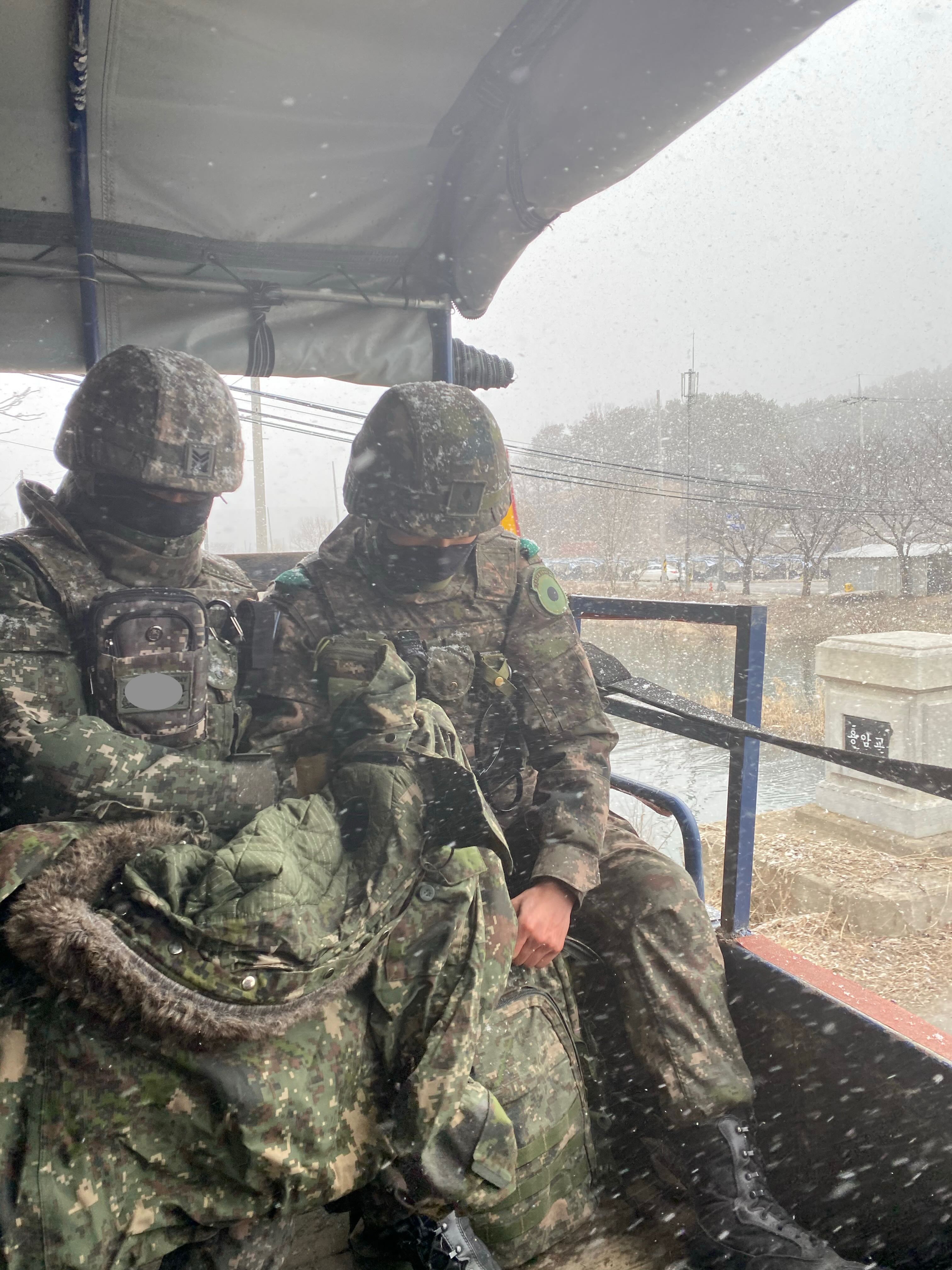 겨울&#44; 5톤 트럭