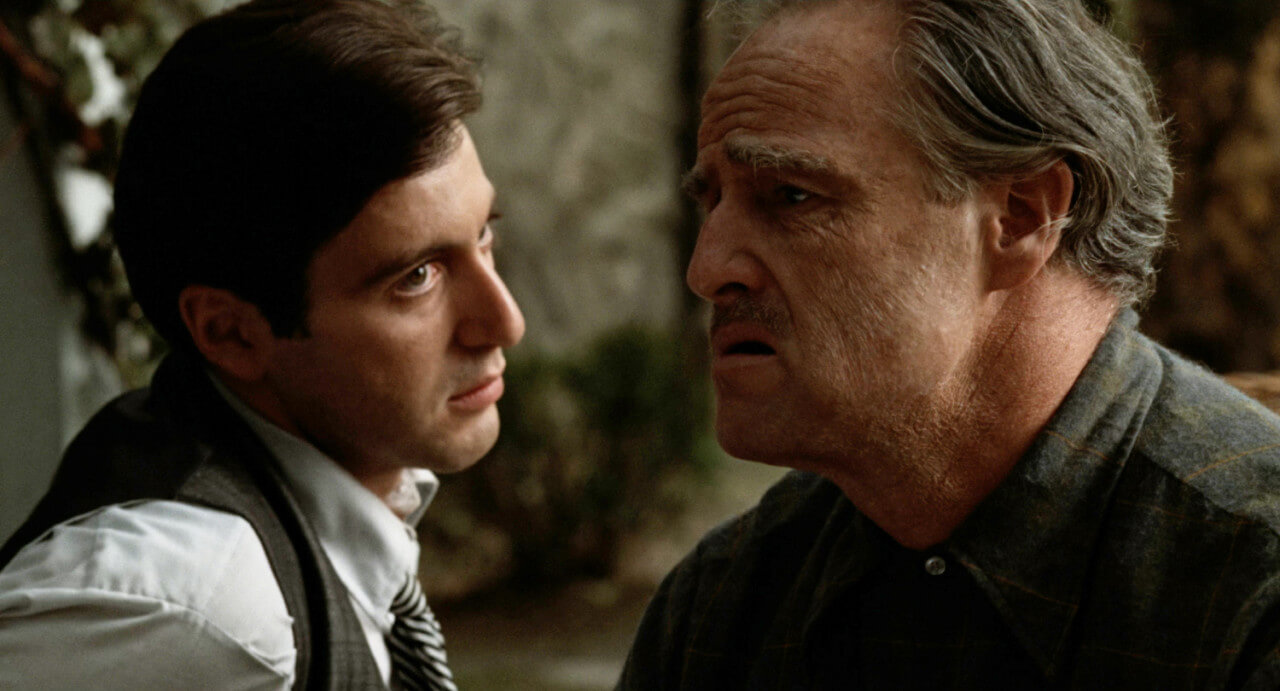 늙어버린 아버지의 모습을 바라보는 새로운 대부 마이클