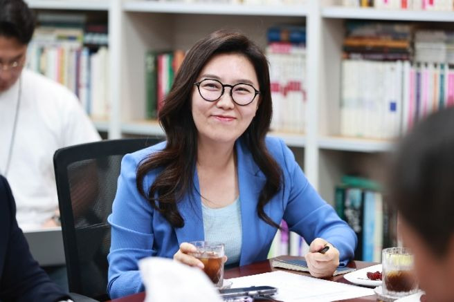 강유정 국회의원 프로필 나이